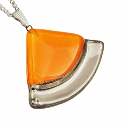 Náhrdelník skleněný oranžový zdobený platinou